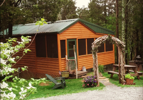 RIM ROCKâ€™S DOGWOOD CABINS